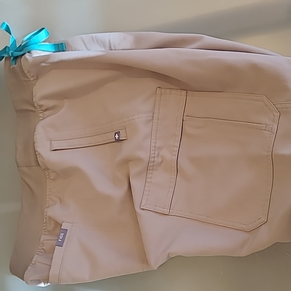 Figs High Waisted Ukwala Tapered Scrub Pants Women's PETITE Large - Picture 4 of 6
